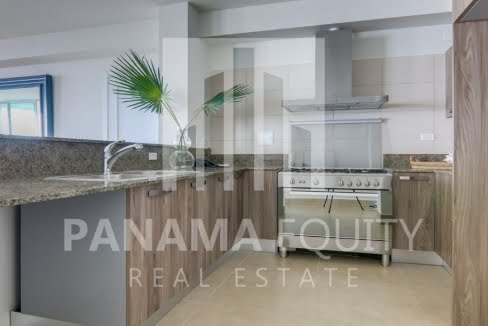 pacific_tower_rio_mar_panama_apartment_for_sale_kitchen
