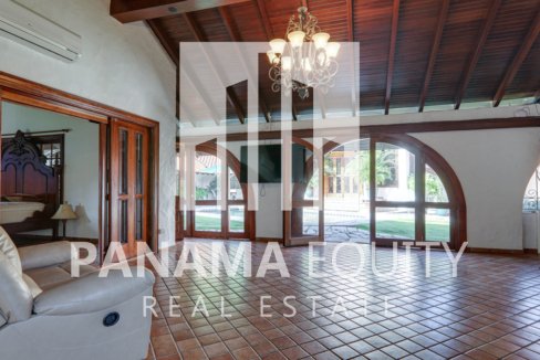 Mediterranean-Style Villa for sale in Altos del Golf  (3)