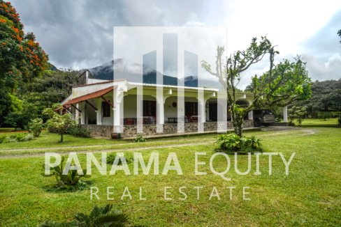 Land House for Sale in El Valle 1