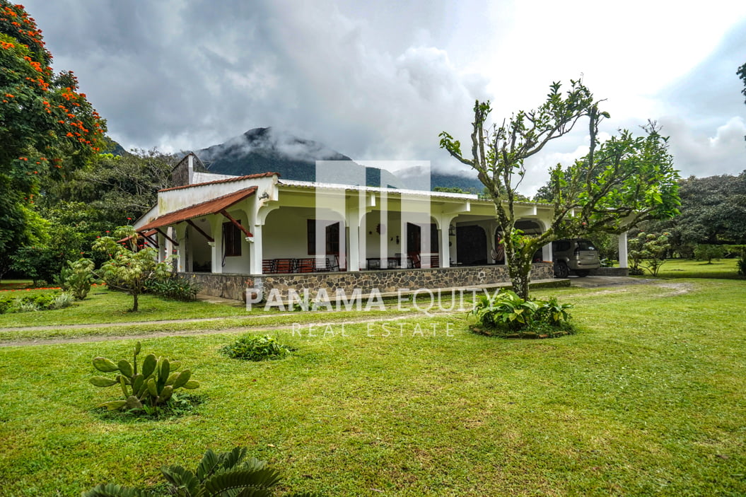 Land House for Sale in El Valle 1