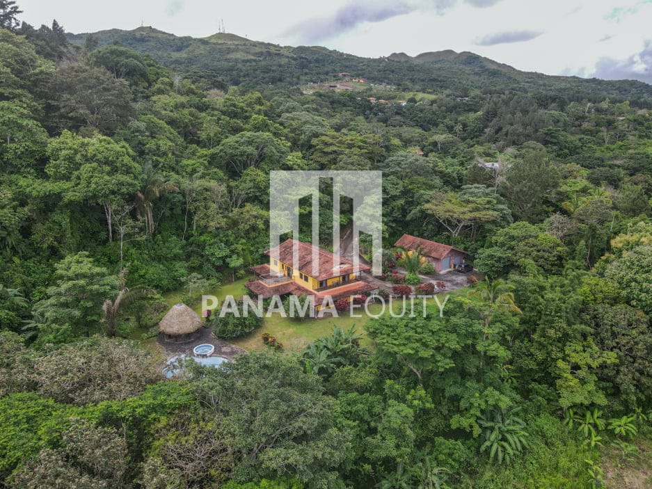 Executive Style Home With Tons of Potential As A B&B for Sale in Chica, Panama