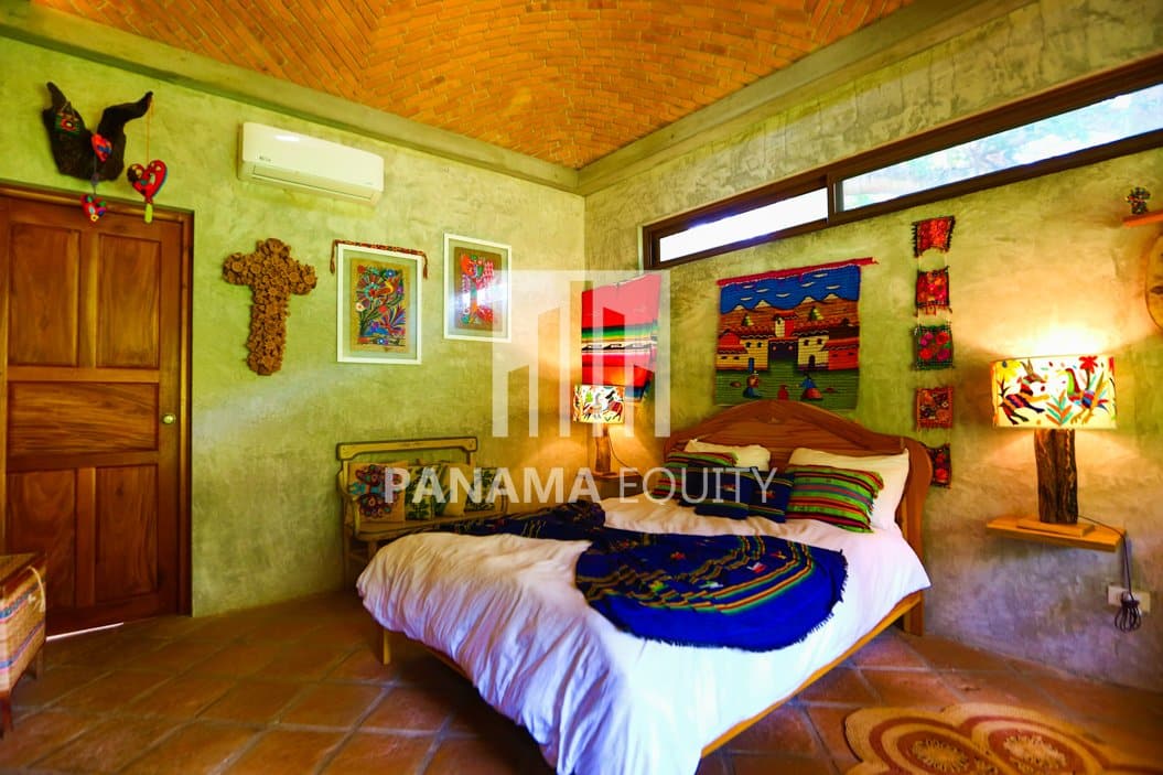 Picturesque House For Sale in Altos, Panama-15