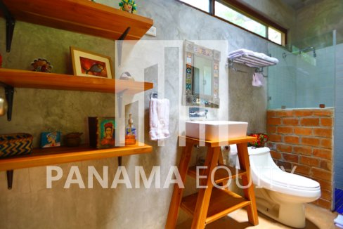 Picturesque House For Sale in Altos, Panama-16