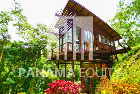 Picturesque House For Sale in Altos, Panama-8
