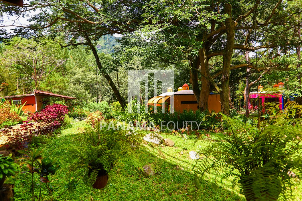 Picturesque House For Sale in Altos, Panama-9