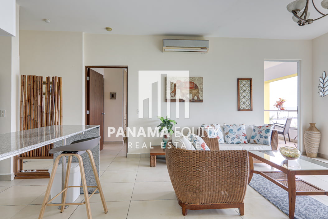 Two bedrooms fully furnished apartment for sale in Causeway Amador(2)