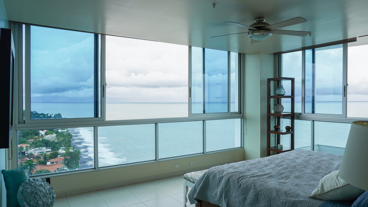 Condominio de dos habitaciones con vistas panorámicas al mar en venta en Coronado Bay Panamá