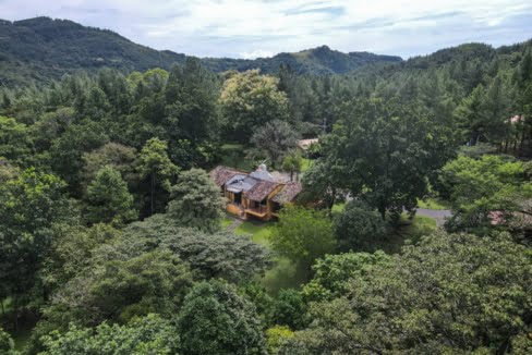 Drone back Laurel hacienda For Sale in Altos del Maria