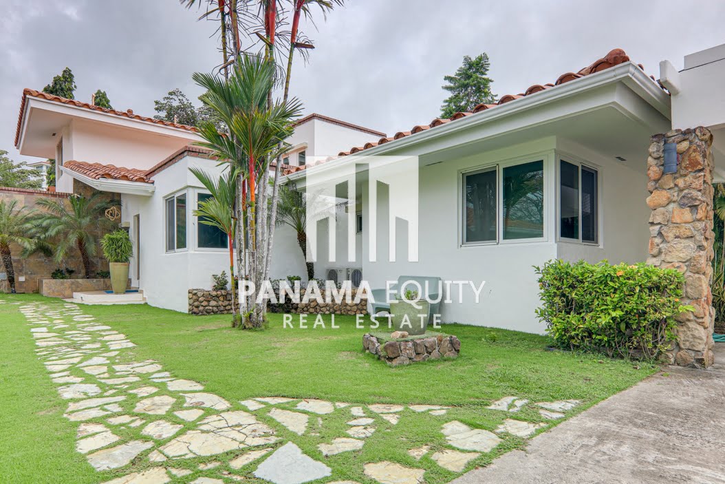 Stunning Punta Barco Village Family Home with Internal Garden and Pool