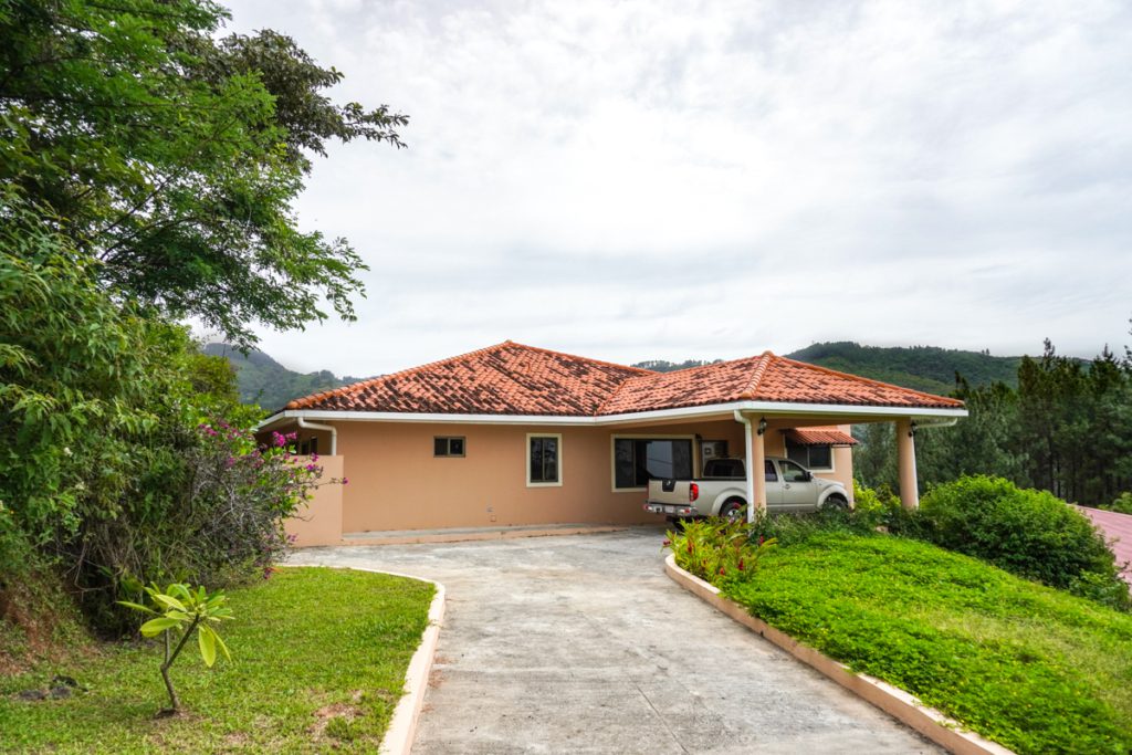 Spacious One-Story Family Home For Sale in Altos del Maria
