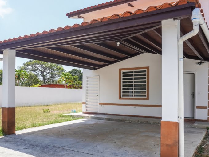 Two Story Duplex for Rent in Gorgona